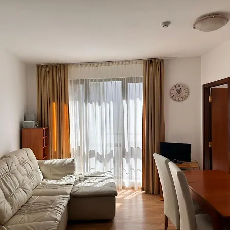 Spacious Two Bedroom In Flora Tulip 12